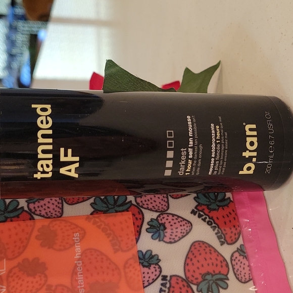 Tan AF 1 hour tan w/ mitt - Picture 2 of 4